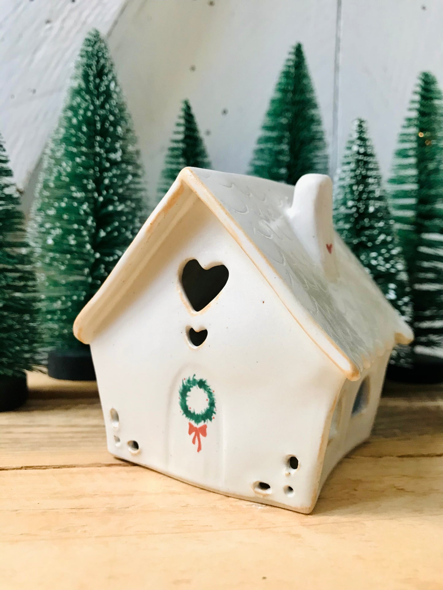 Maison 12 - photophore blanc et couronne verte