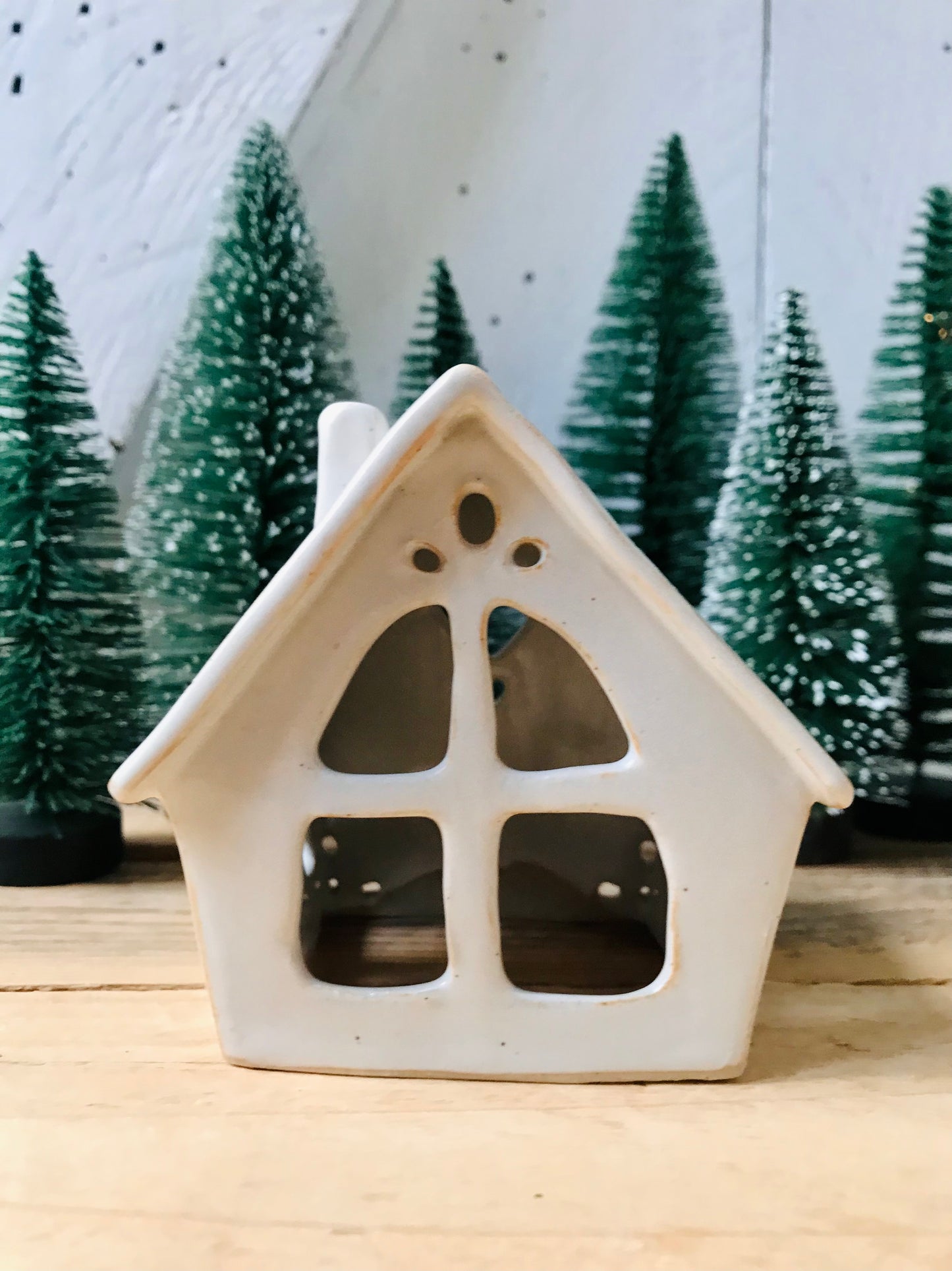 Maison 12 - photophore blanc et couronne verte