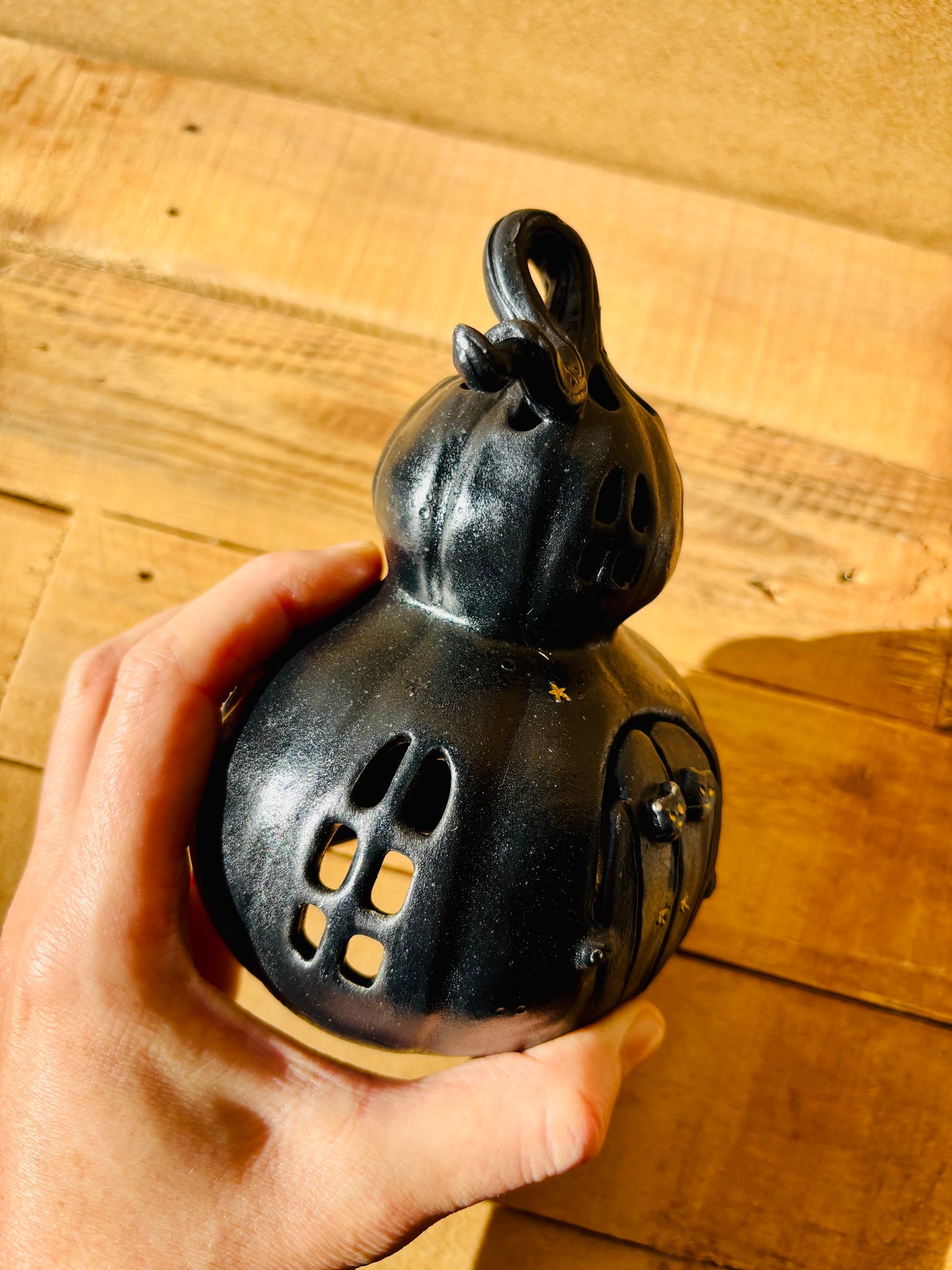 Grande maison citrouille - photophore noir et doré 2