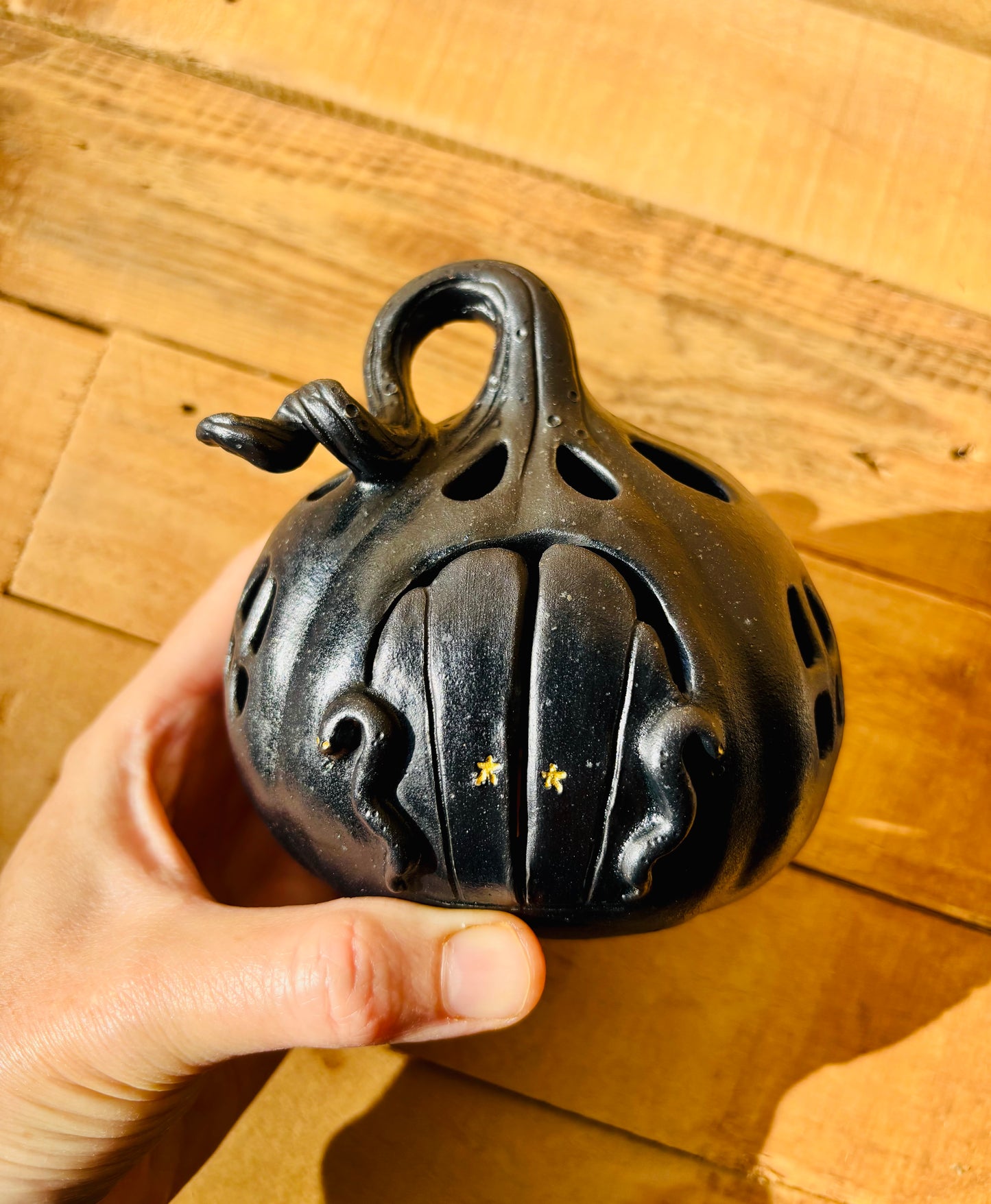 Maison citrouille - photophore noir et doré 1