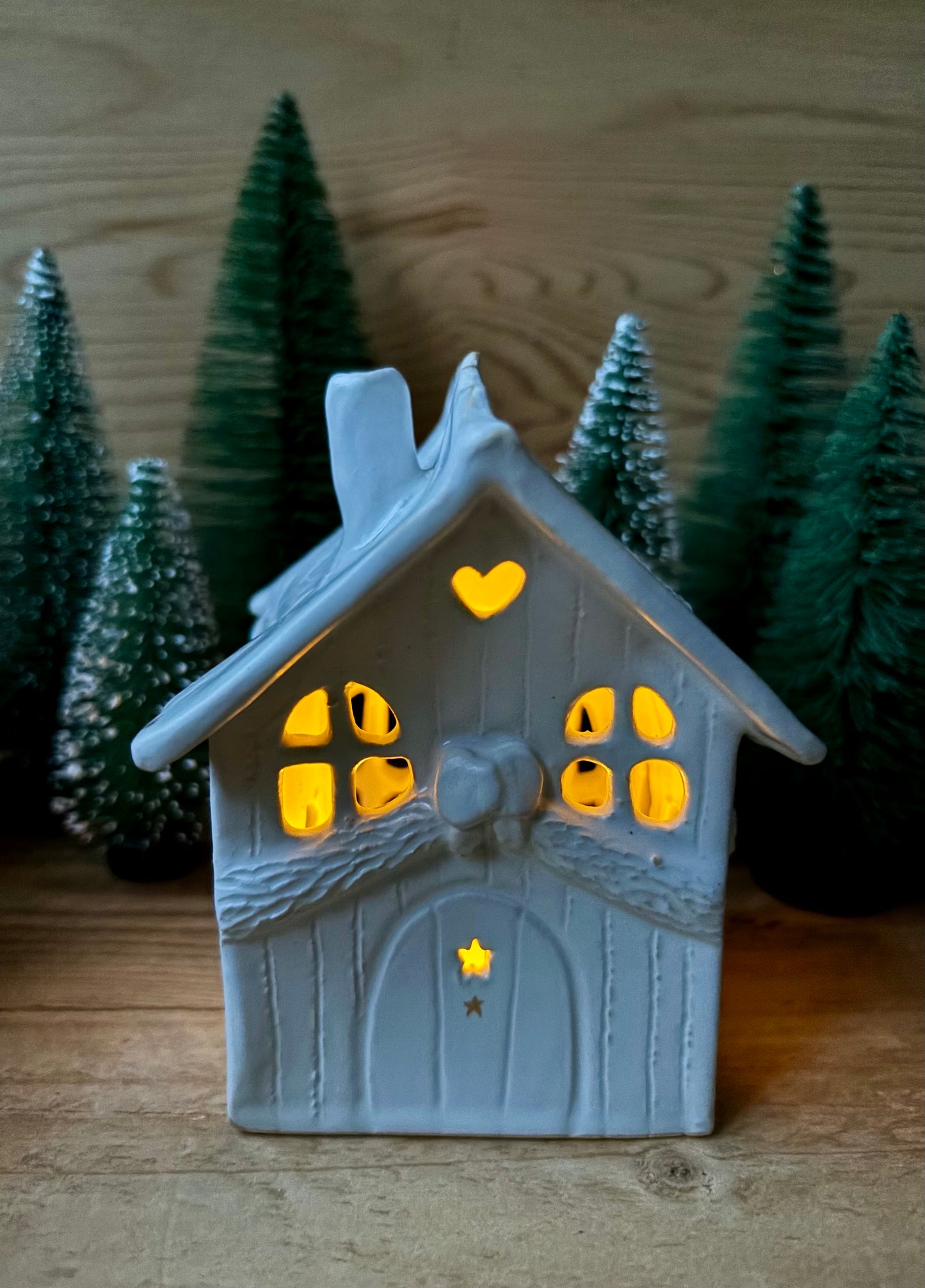 House 1 - white and gold tealight holder