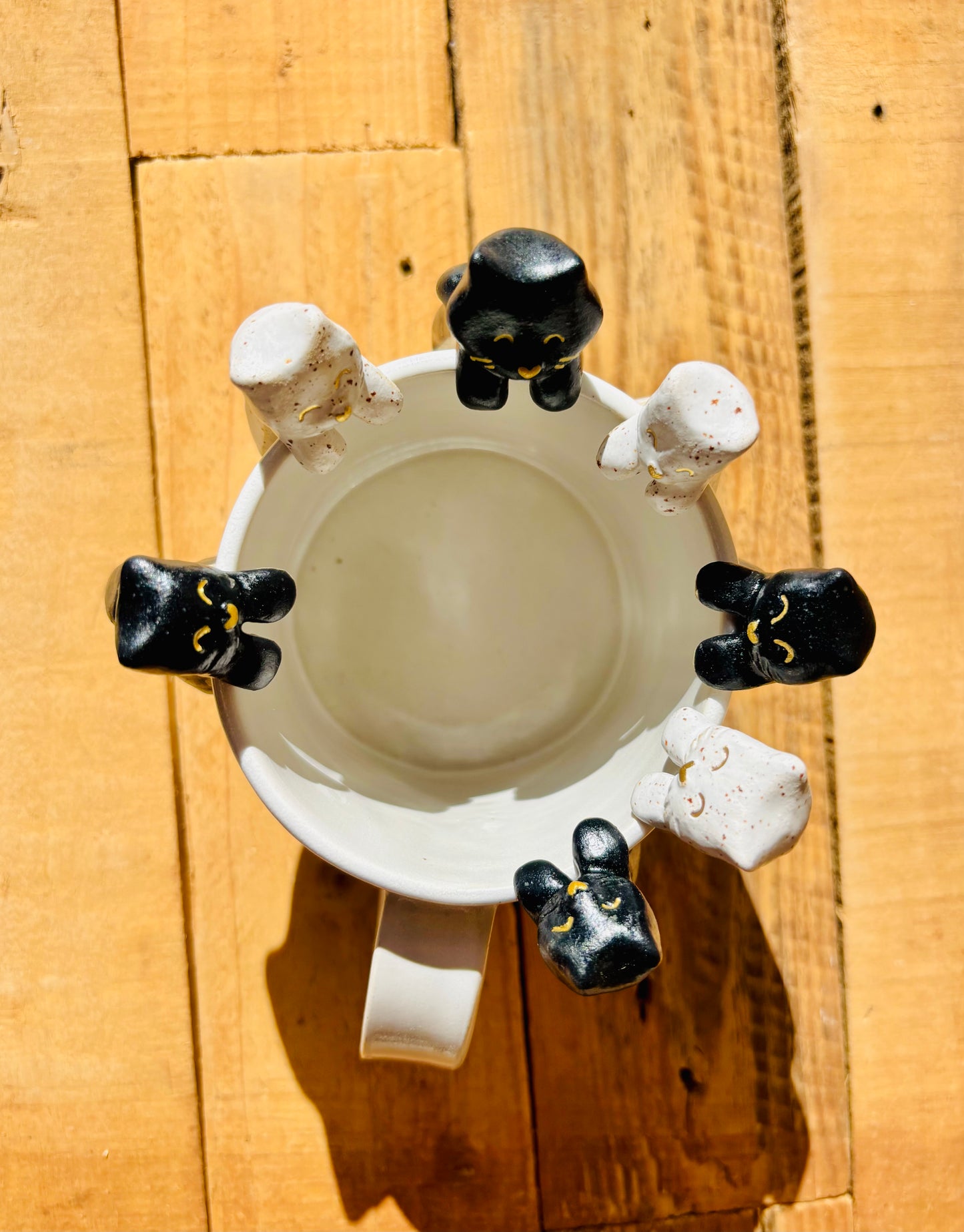 Mug with small white pumpkins