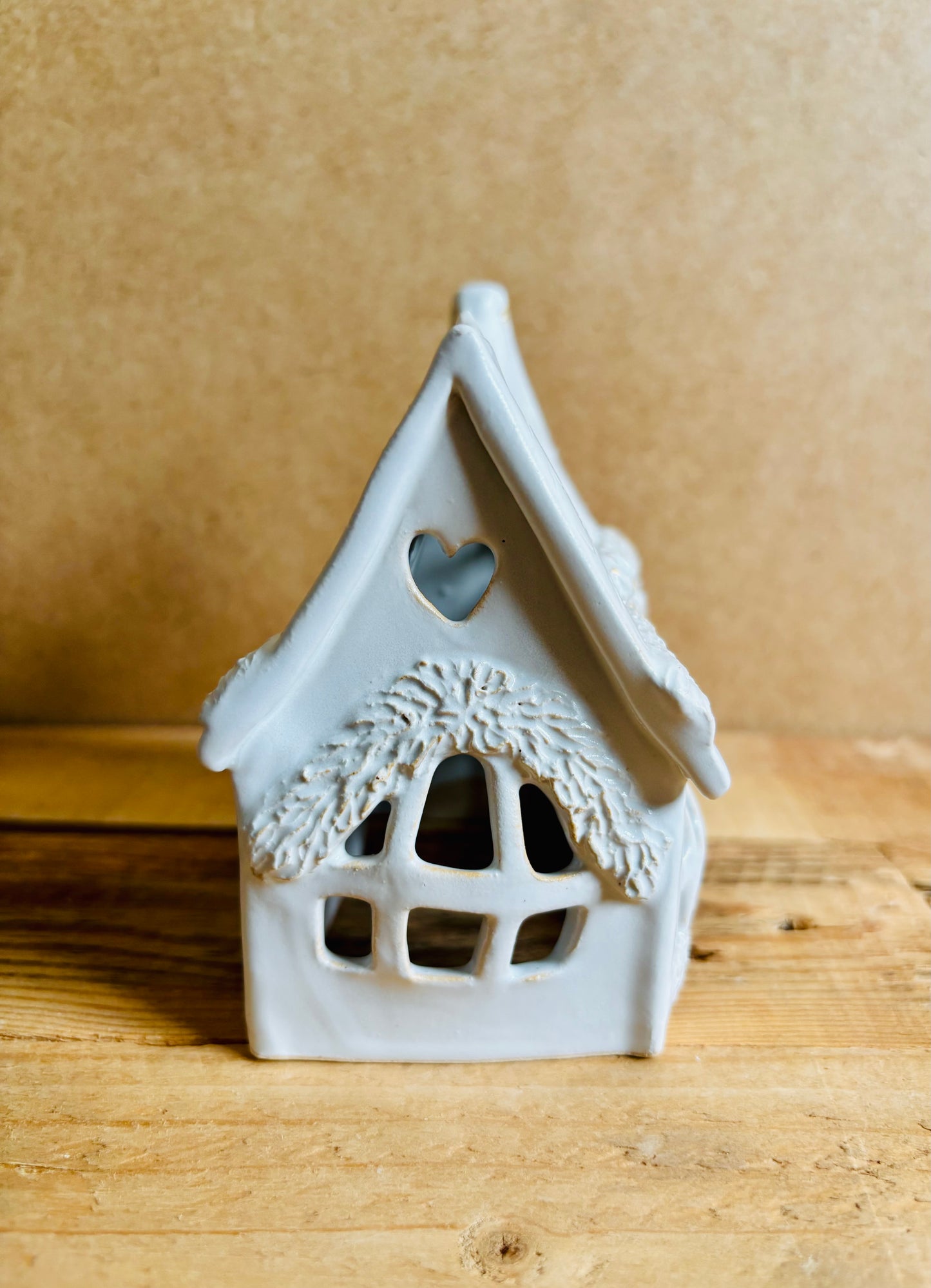 House 1 - white and gold tealight holder