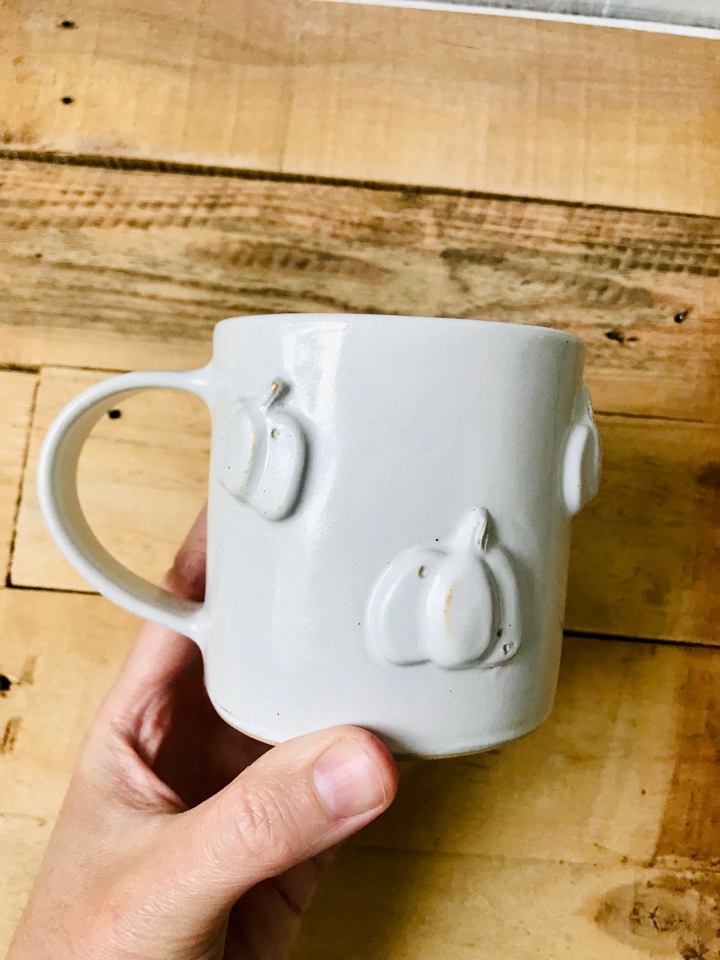 Mug with small white pumpkins - imperfect 3