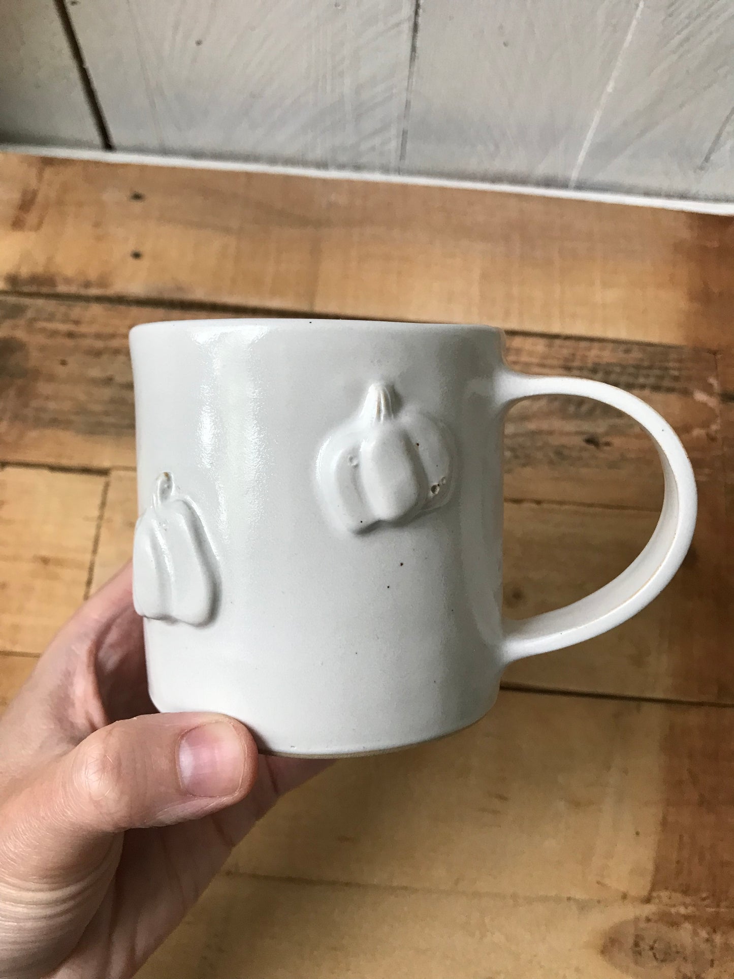 Mug with small white pumpkins - imperfect 3