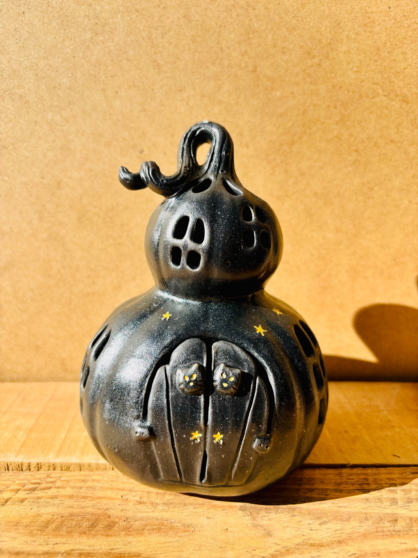 Grande maison citrouille - photophore noir et doré 2