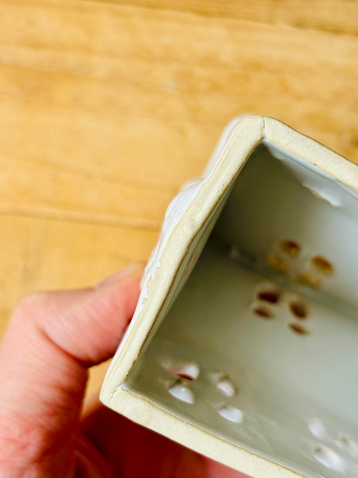 House 1 - white and gold tealight holder