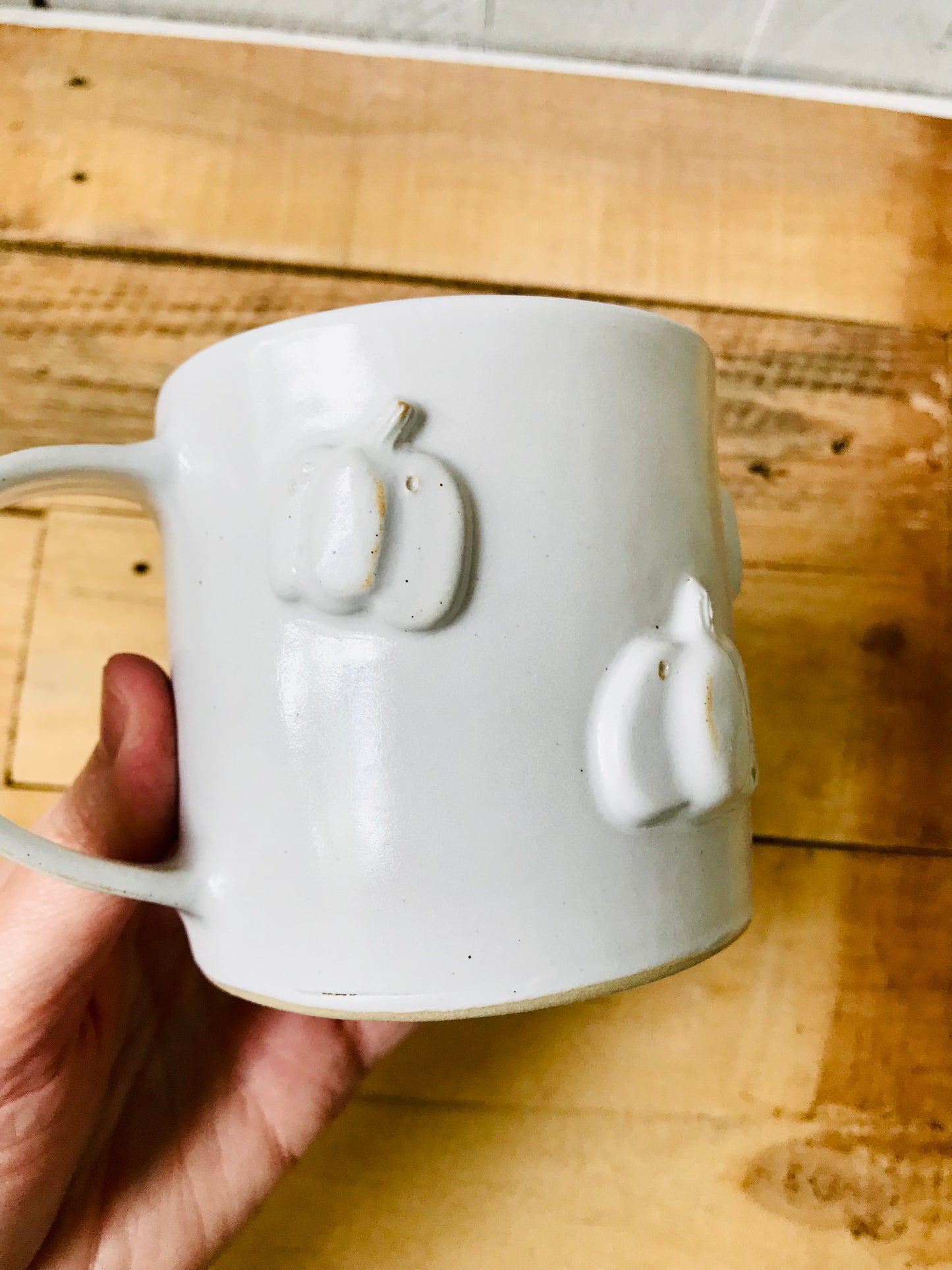 Mug with small white pumpkins - imperfect 3