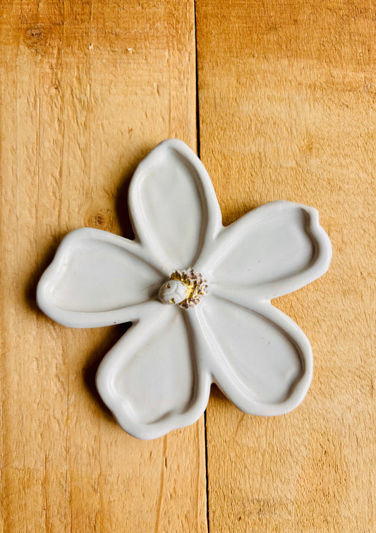 Petite fleur et coccinelle palette aquarelle blanche et or - 10