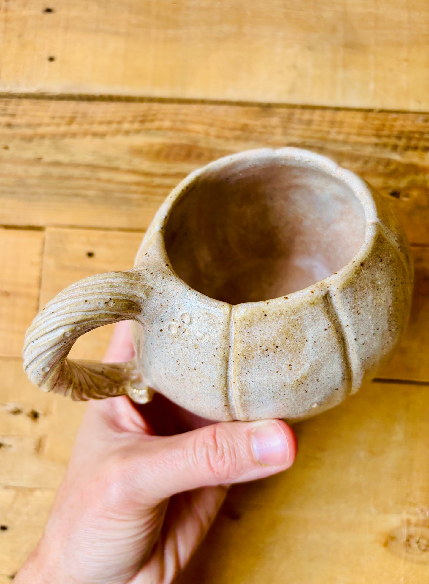 Tasse citrouille beige moucheté et or - 3 - imparfaite