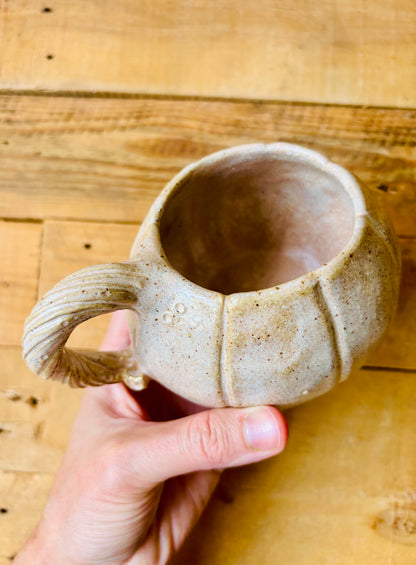 Tasse citrouille beige moucheté et or - 3 - imparfaite