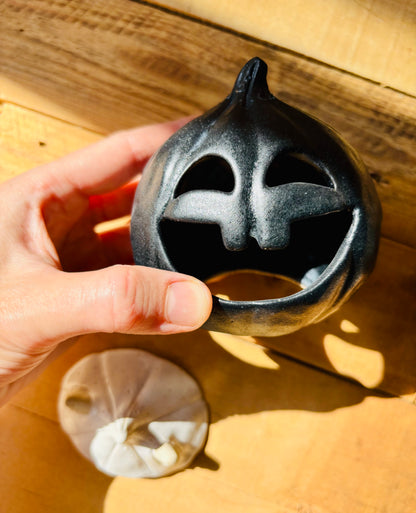 SUZIE - black tealight holder