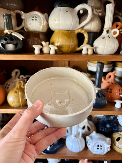 Cat pattern bowl - white and gold - in stock