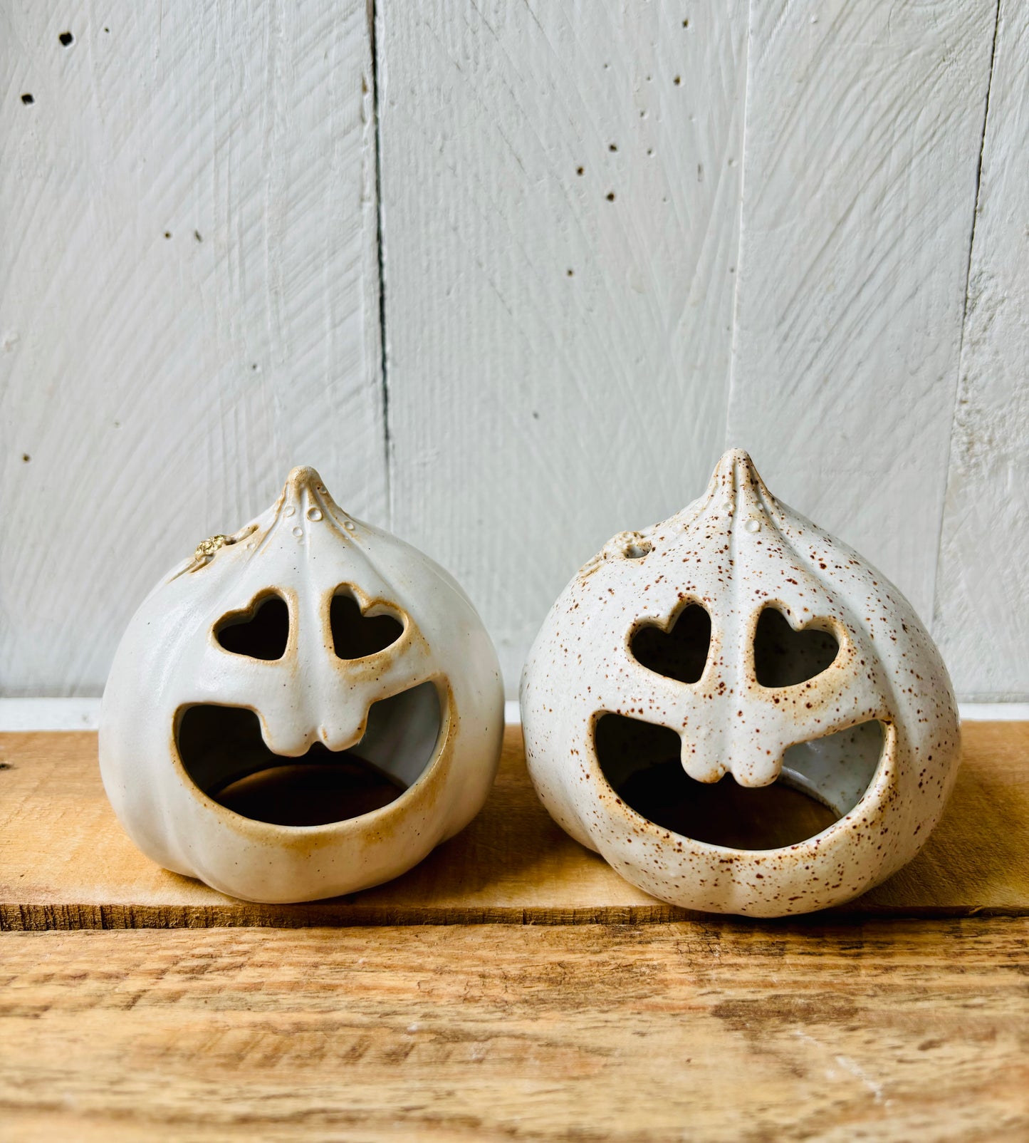 LUCY IN FLOWERS - speckled white tealight holder