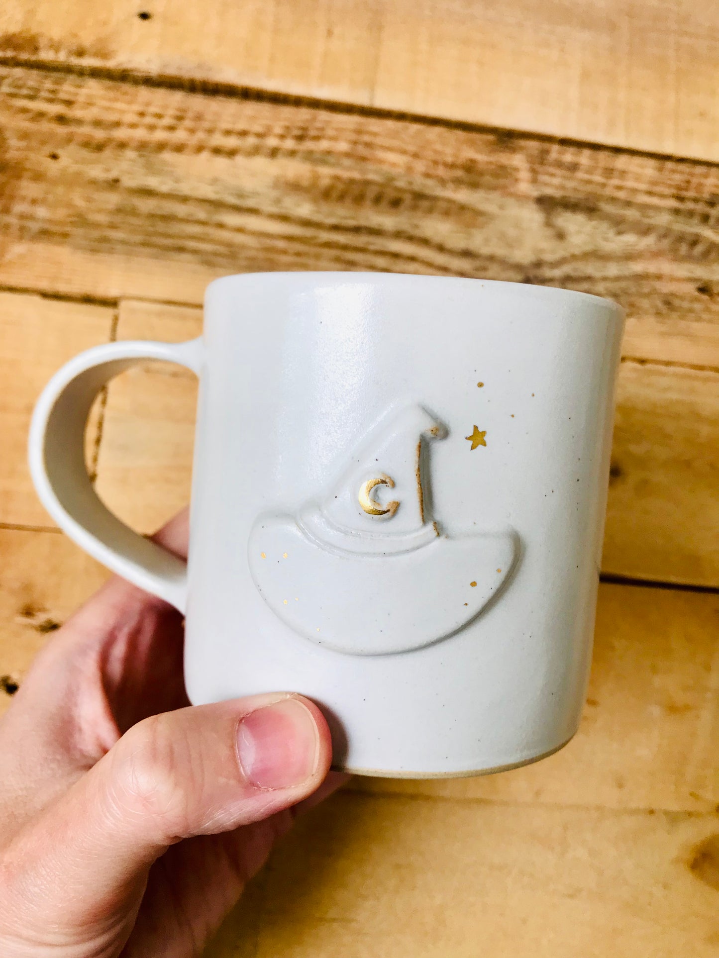 Tasse chapeau de sorcière - blanc et or - 3 imparfaite