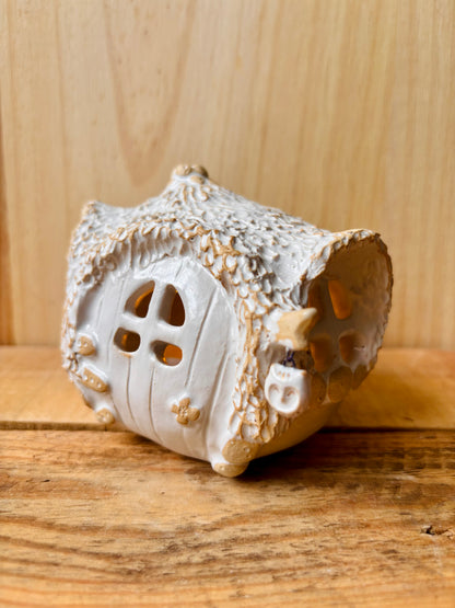 House 1 - white and gold tealight holder