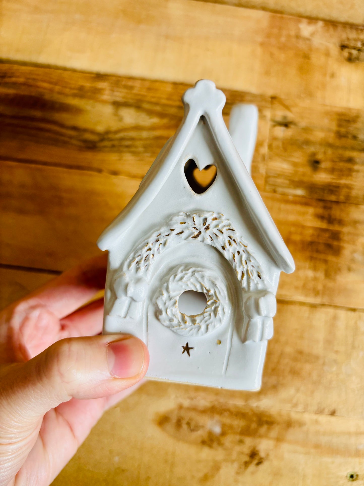 House 1 - white and gold tealight holder