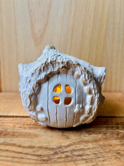 House 1 - white and gold tealight holder