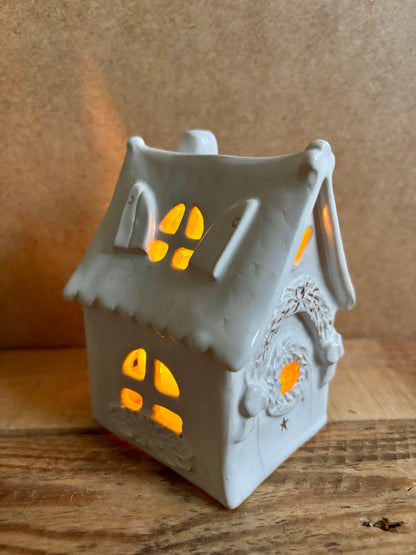 House 1 - white and gold tealight holder