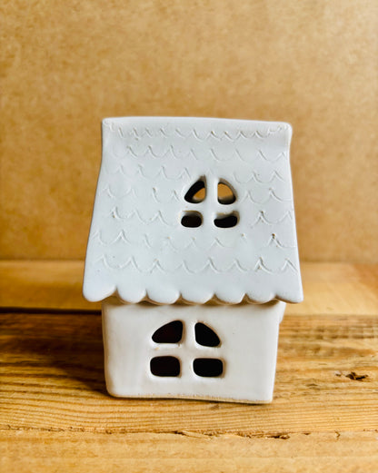House 1 - white and gold tealight holder