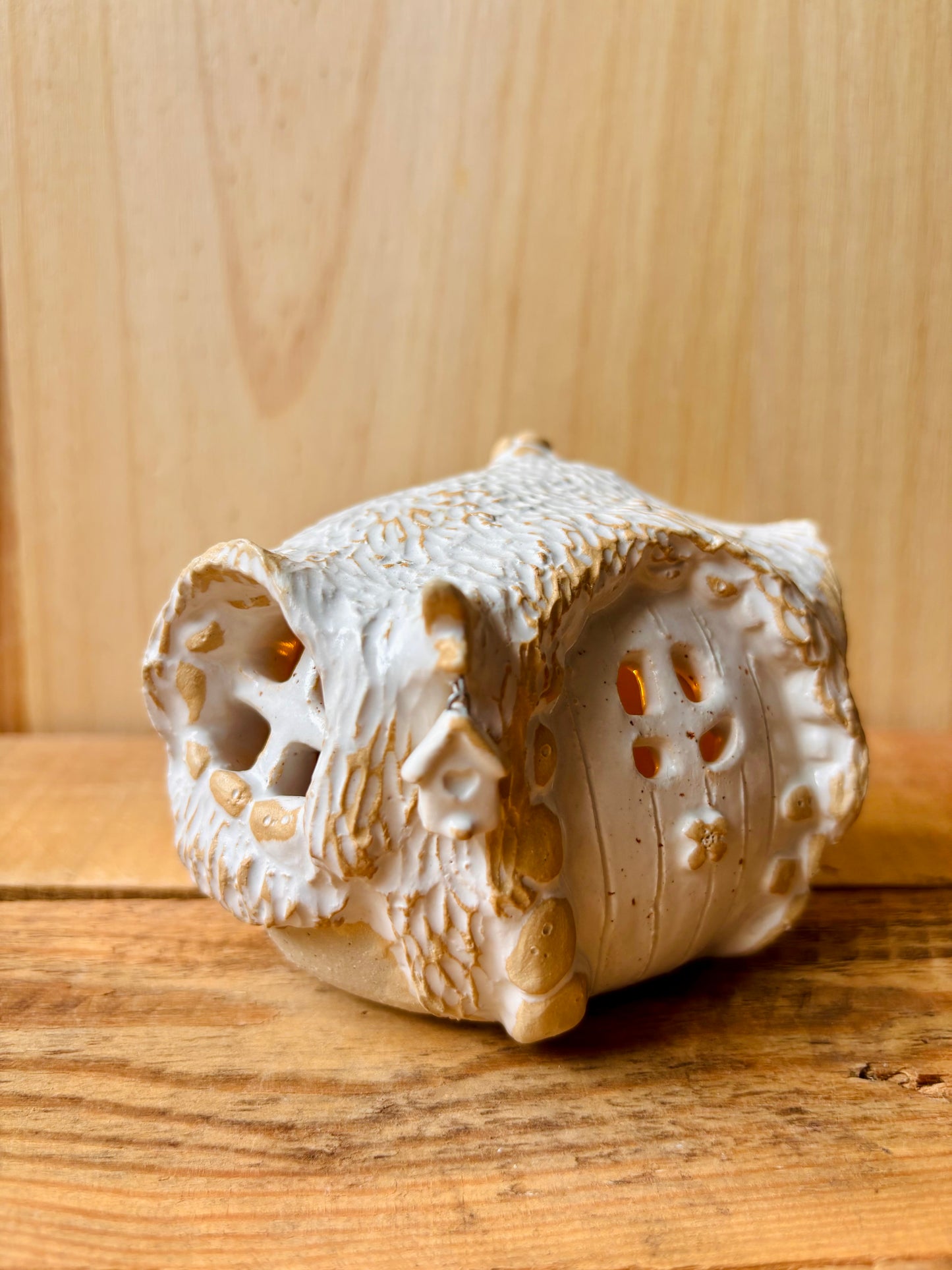 House 1 - white and gold tealight holder