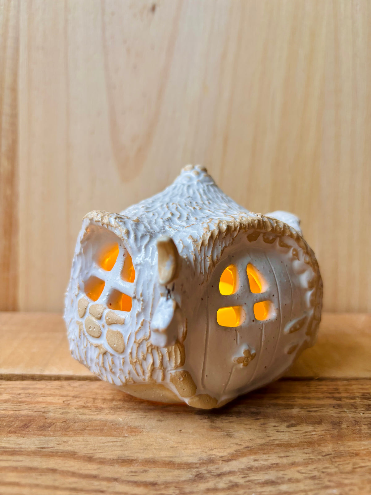 House 1 - white and gold tealight holder