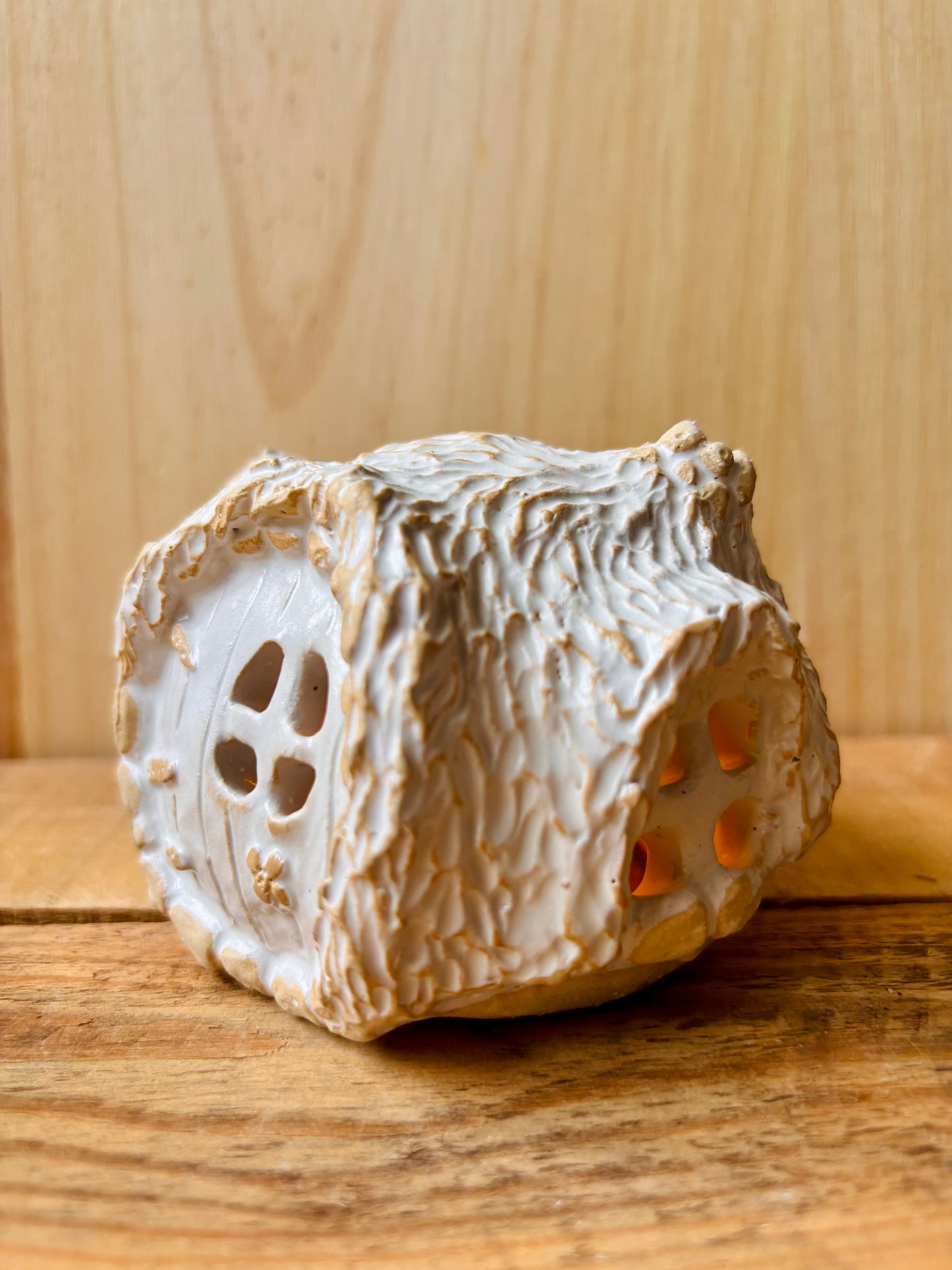 House 1 - white and gold tealight holder