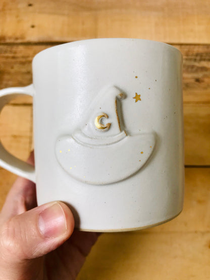 Tasse chapeau de sorcière - blanc et or - 3 imparfaite