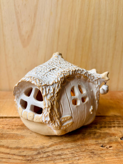 Maison Hobbit - photophore blanc et or 18
