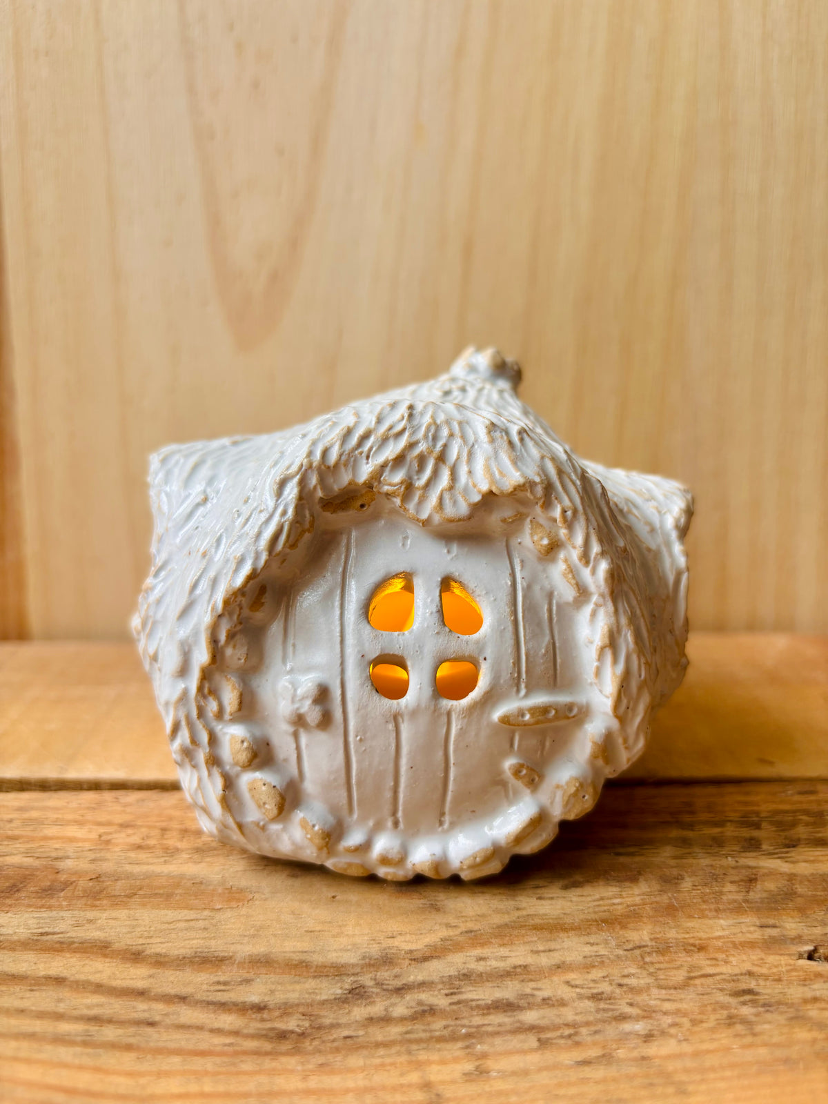 House 1 - white and gold tealight holder