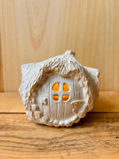 House 1 - white and gold tealight holder