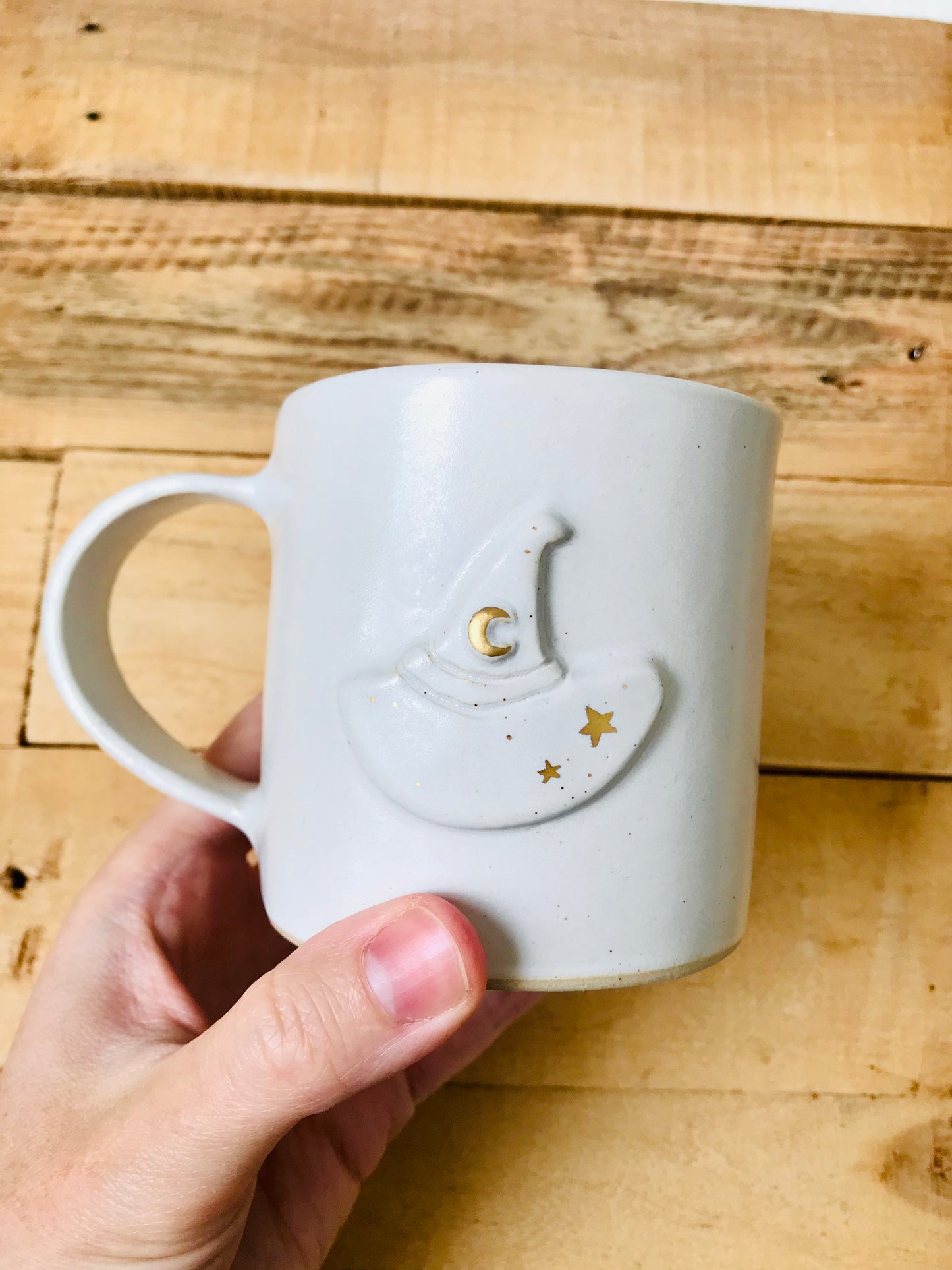 Tasse chapeau de sorcière - blanc et or - 2 imparfaite