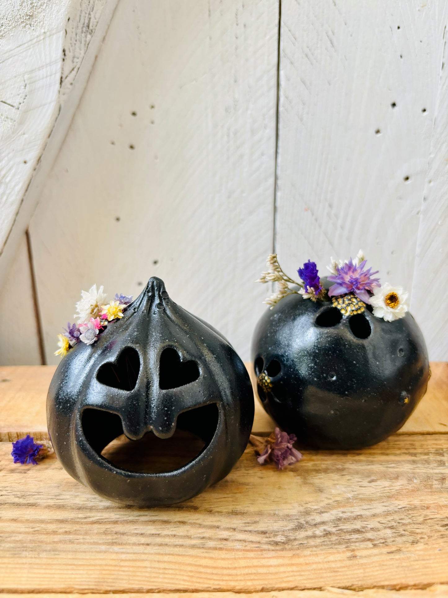 LUCY IN FLOWERS - black tealight holder