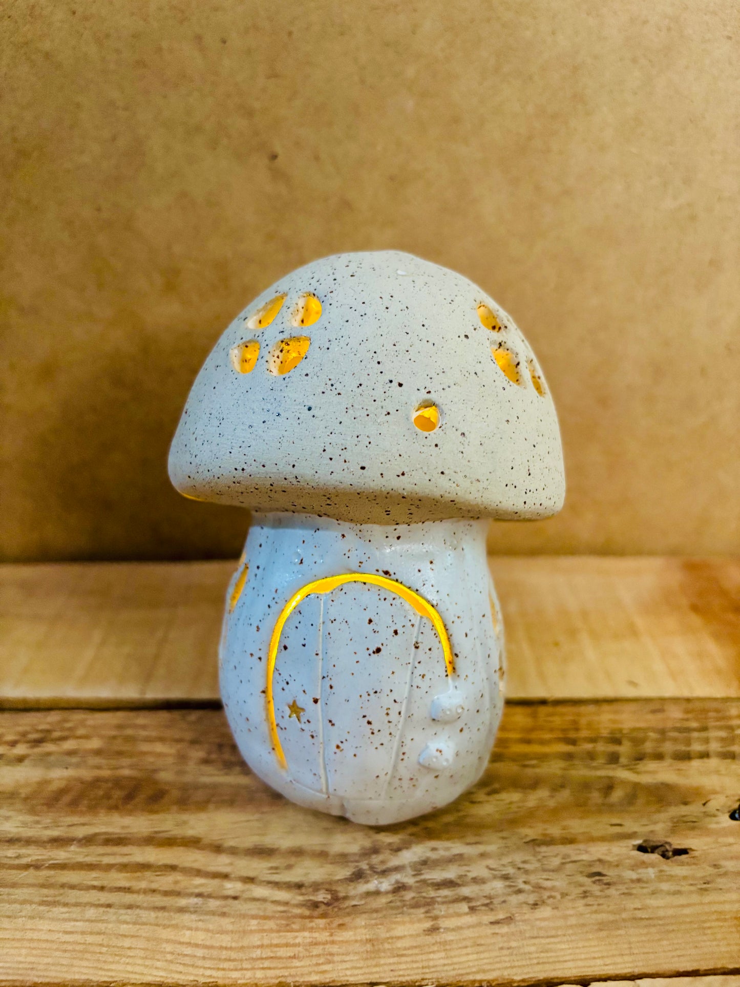 Maison champignon - photophore blanc moucheté et or 3