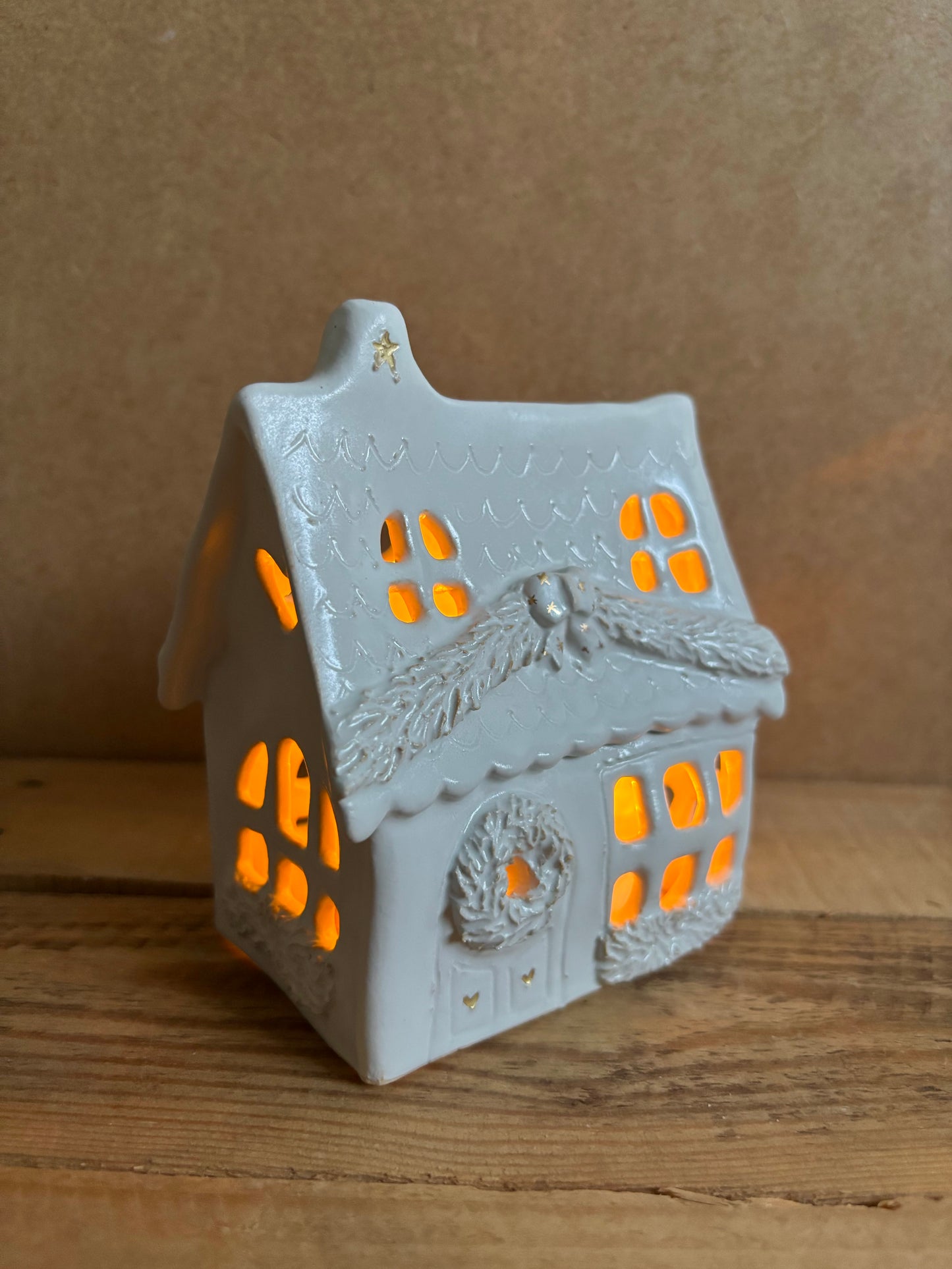 House 1 - white and gold tealight holder
