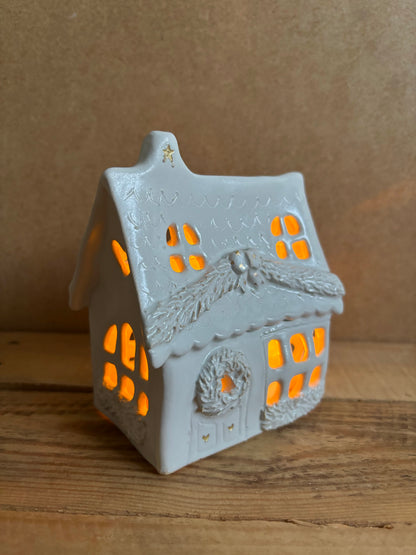House 1 - white and gold tealight holder