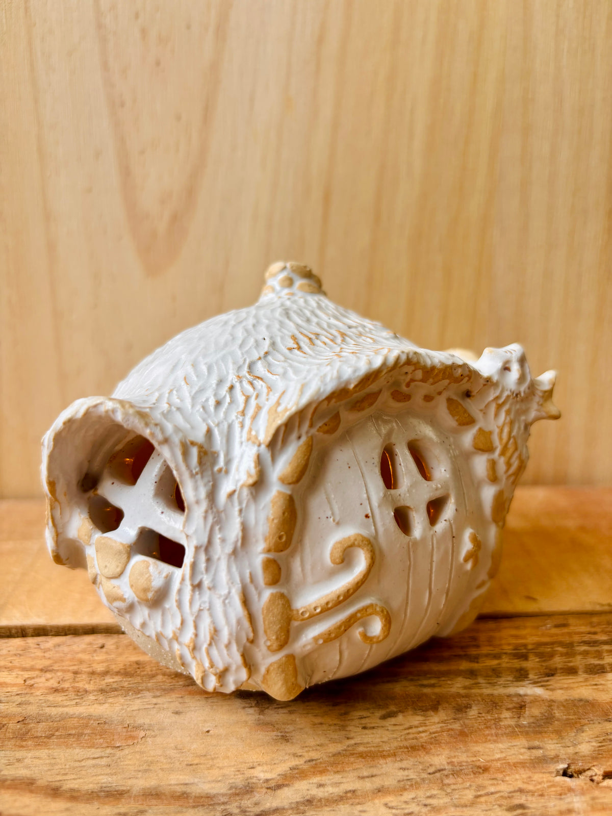 Maison Hobbit - photophore blanc et or 30