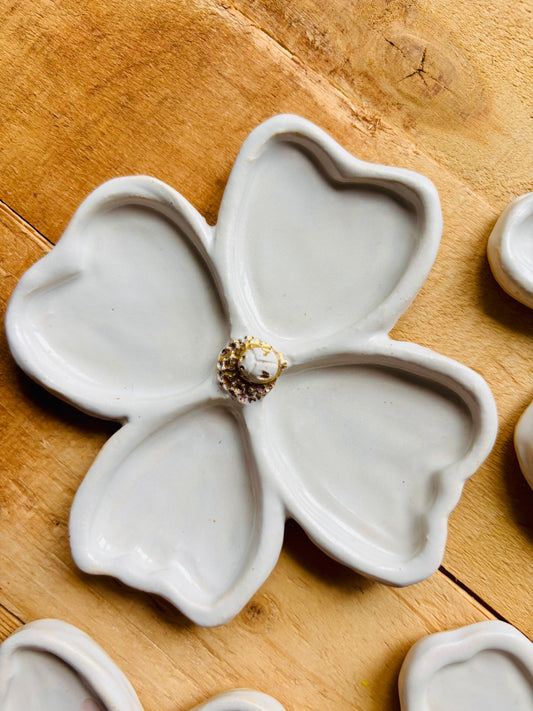 Petite fleur et coccinelle palette aquarelle blanche et or - 7