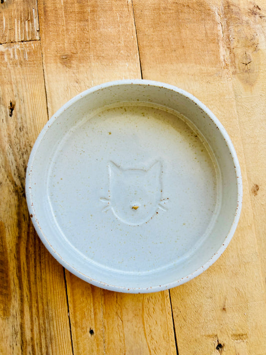 Cat pattern bowl - white and gold - in stock