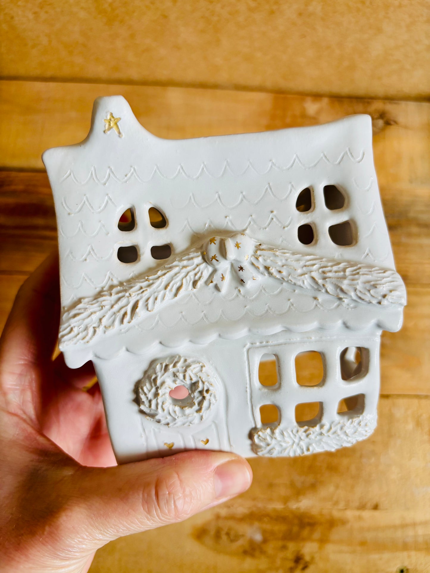 House 1 - white and gold tealight holder