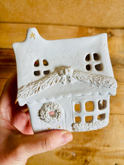 House 1 - white and gold tealight holder