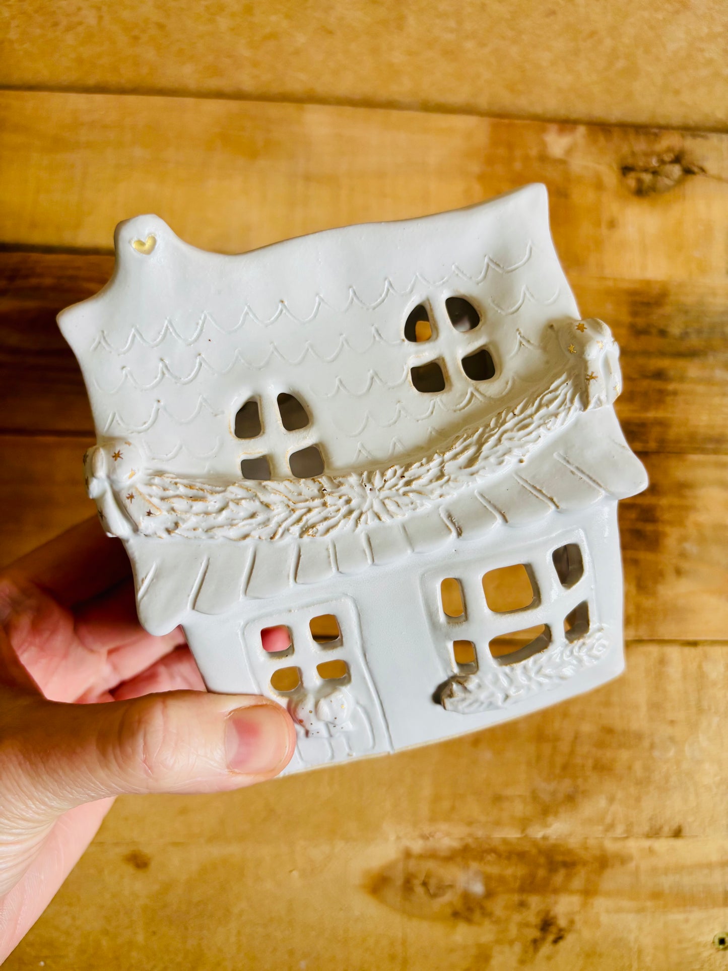 House 1 - white and gold tealight holder