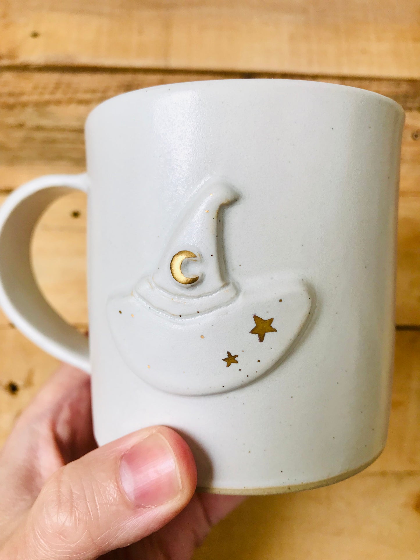 Tasse chapeau de sorcière - blanc et or - 2 imparfaite