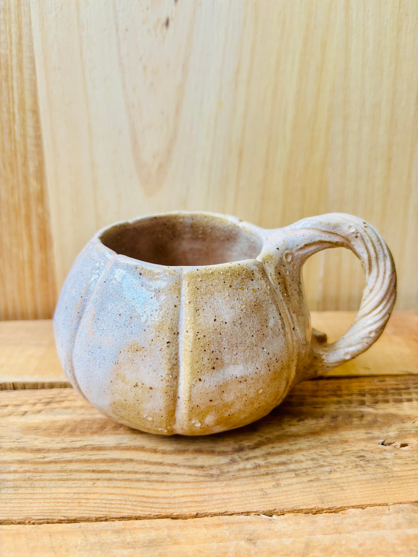 Tasse citrouille beige moucheté et or - 3 - imparfaite