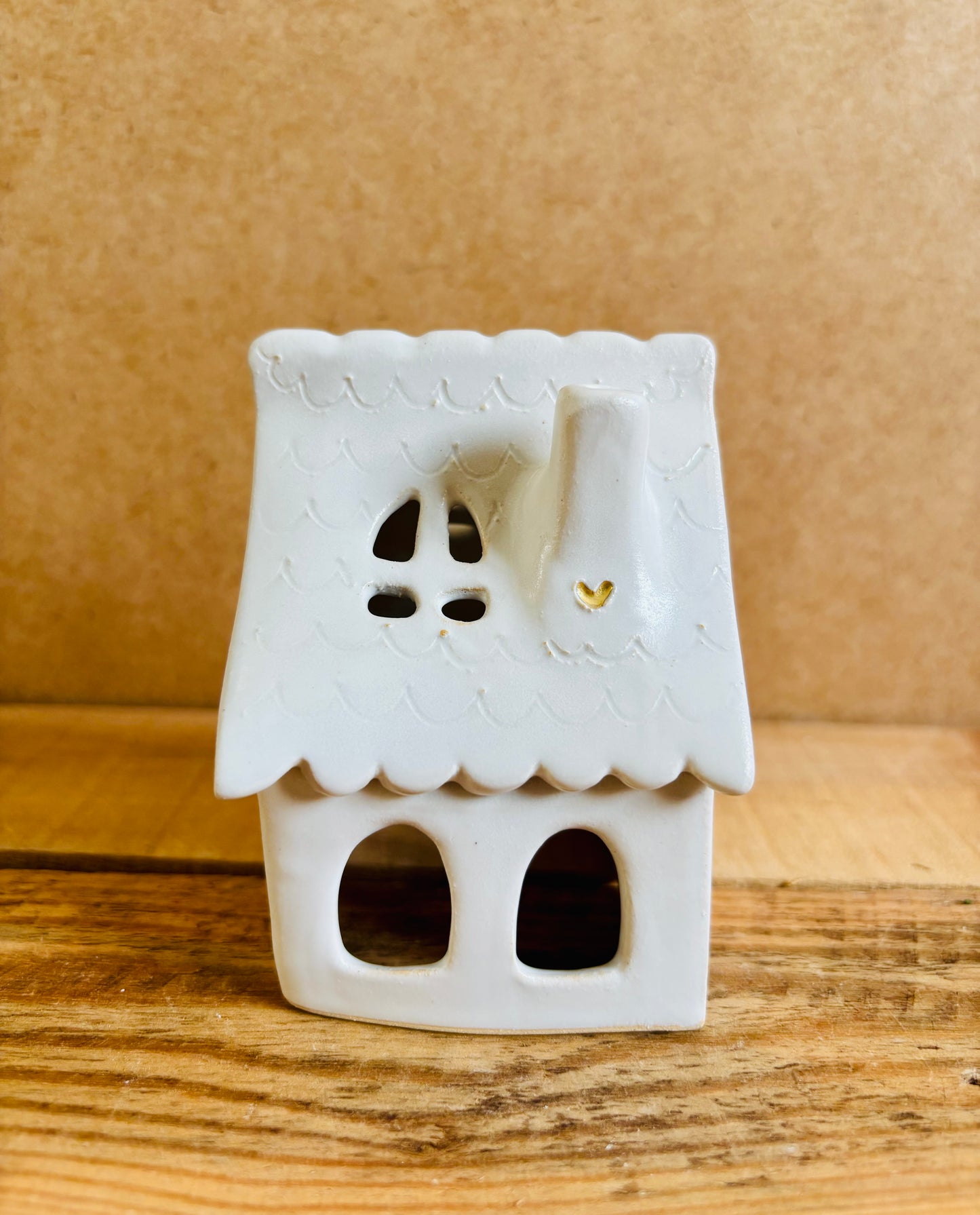 House 1 - white and gold tealight holder