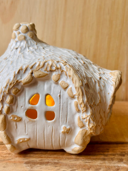 House 1 - white and gold tealight holder