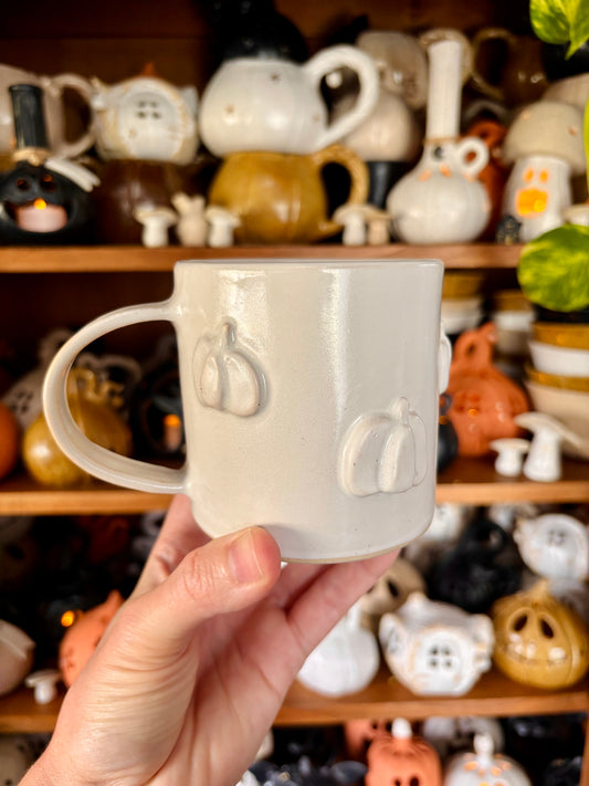 Tasse petites citrouilles blanches - imparfaite 2