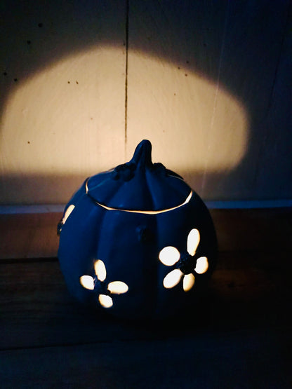 Pumpkin with flowers - white and gold diffuser