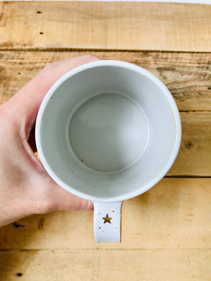 Mug with a witch hat - white and gold - 1