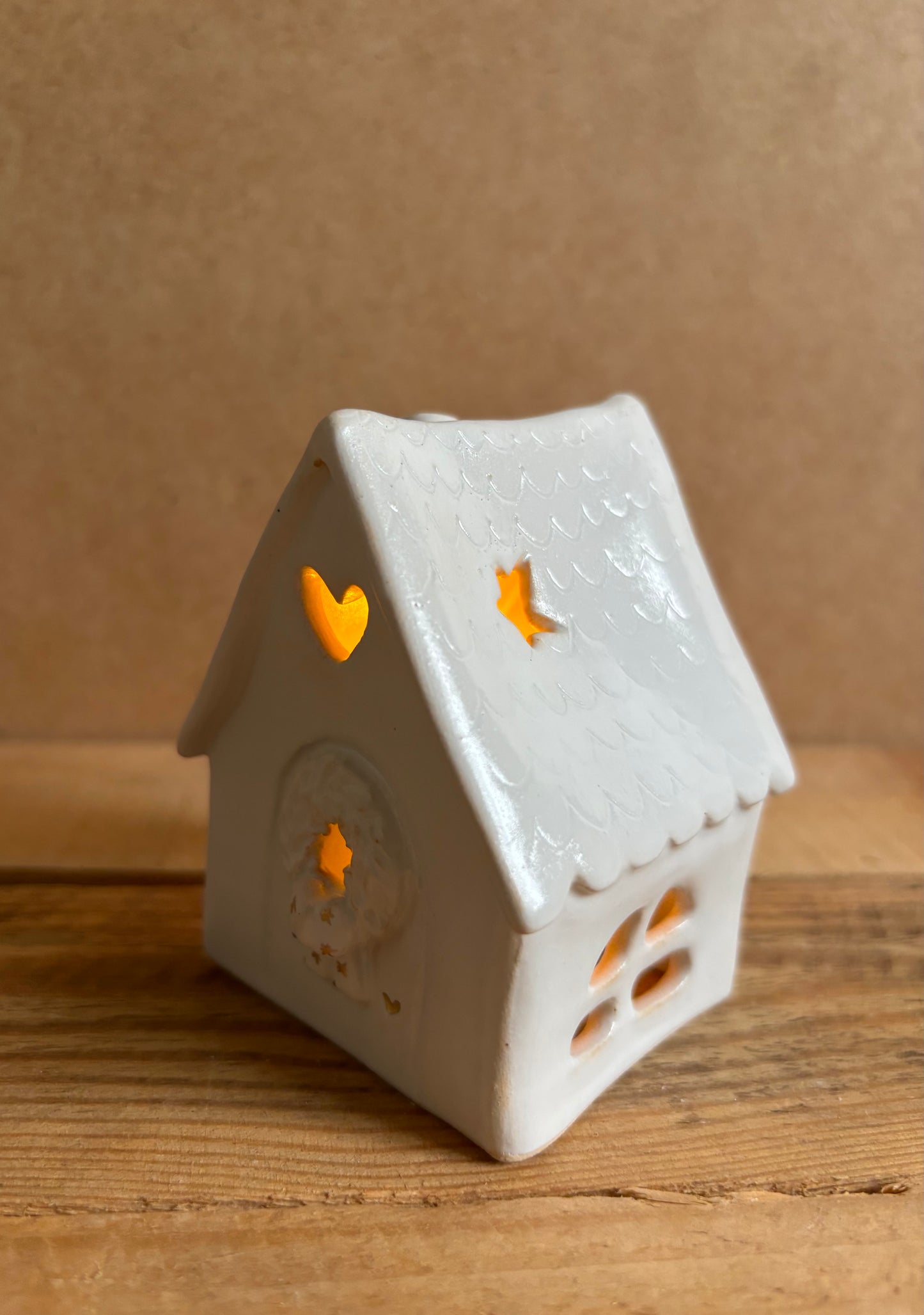 House 1 - white and gold tealight holder